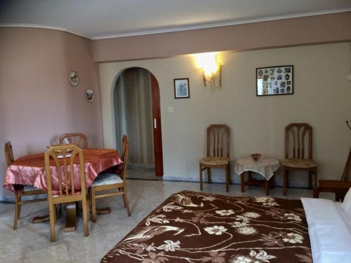 Mikro Katafygio Stavli Buitenkant foto